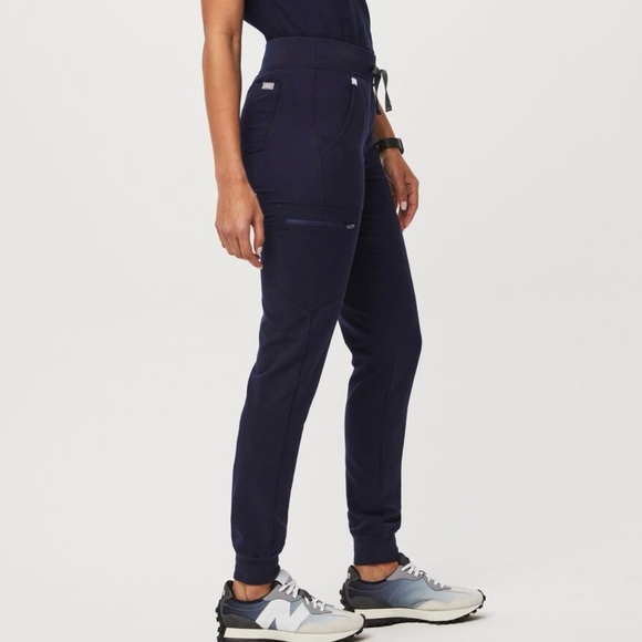 FIGS: NAVY BLUE - Zamora Jogger Scrub Pants, LP - Picture 4 of 7